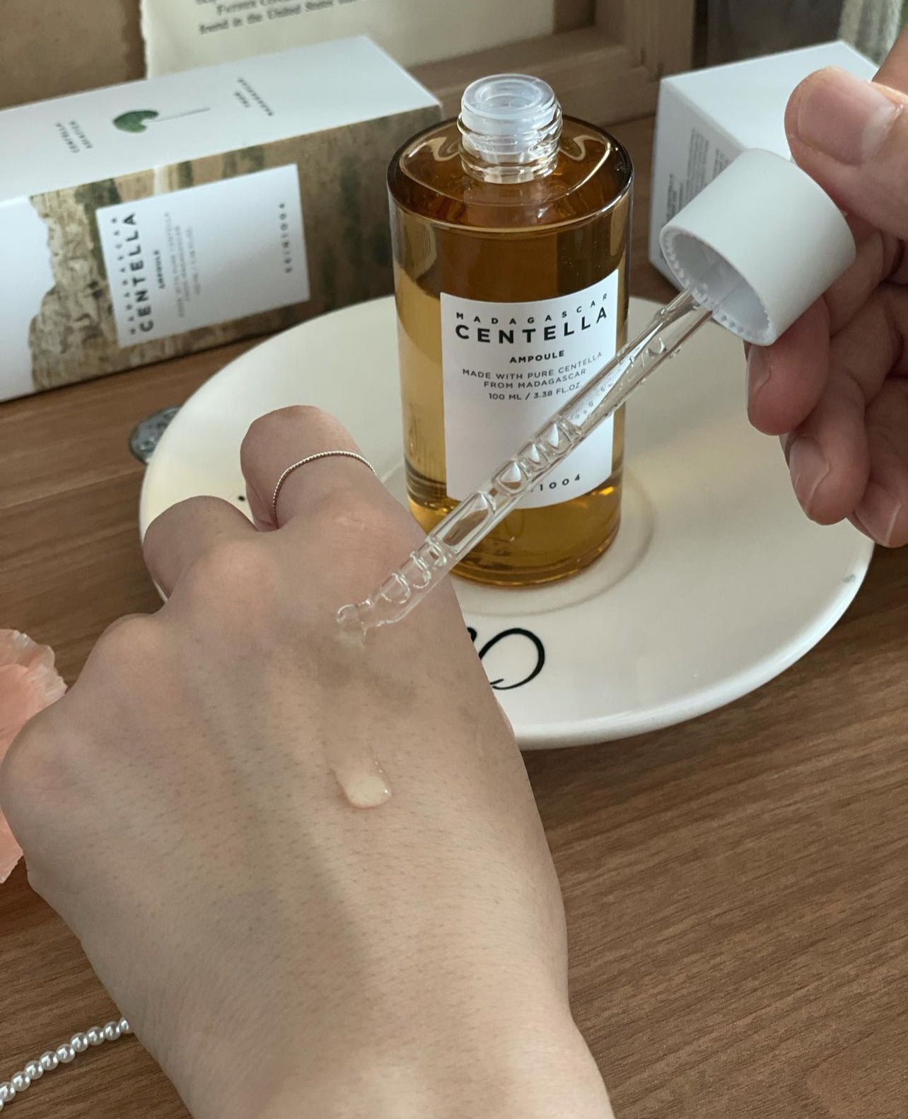 SKIN1004💚馬達加斯加積雪草舒敏精華液 100ml