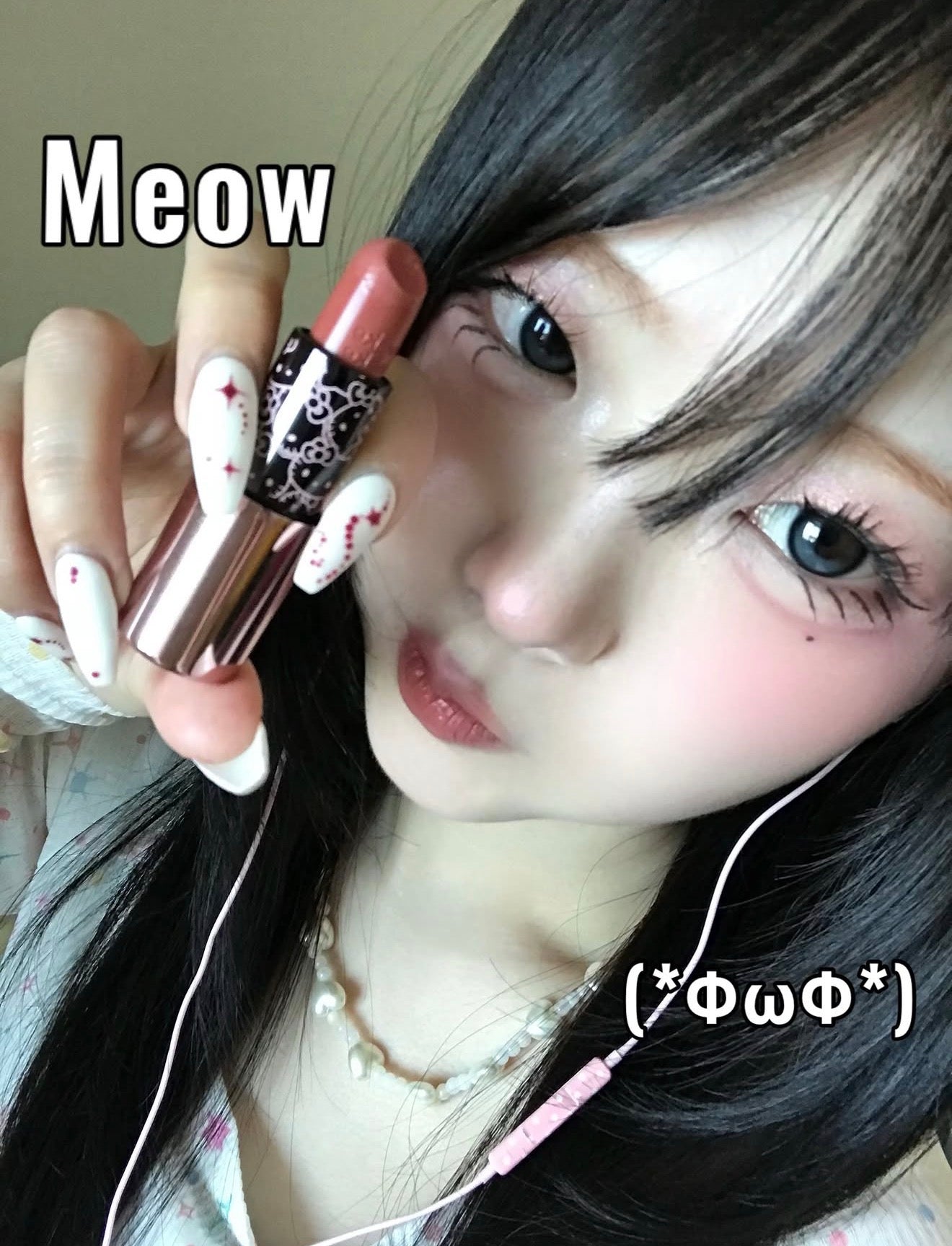 送你Y2K耳機🎀 wakemake x Hello Kitty 水潤光唇膏限定套裝